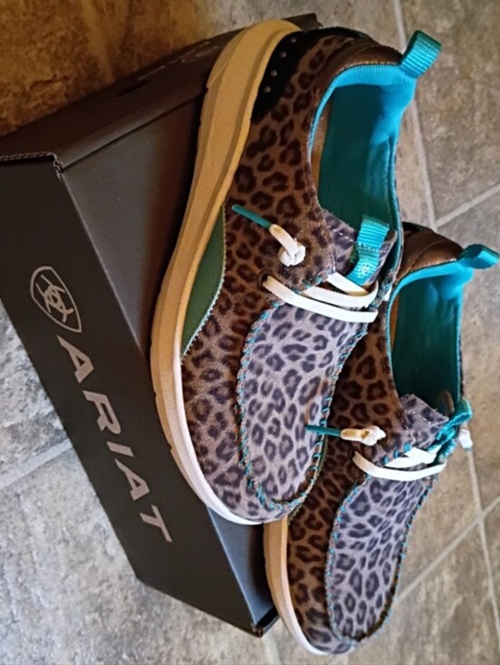Ariat Shoes - ARIAT Women's Leopard Print Moccasins NWT Shoes W/Teal Trim Size 6.5